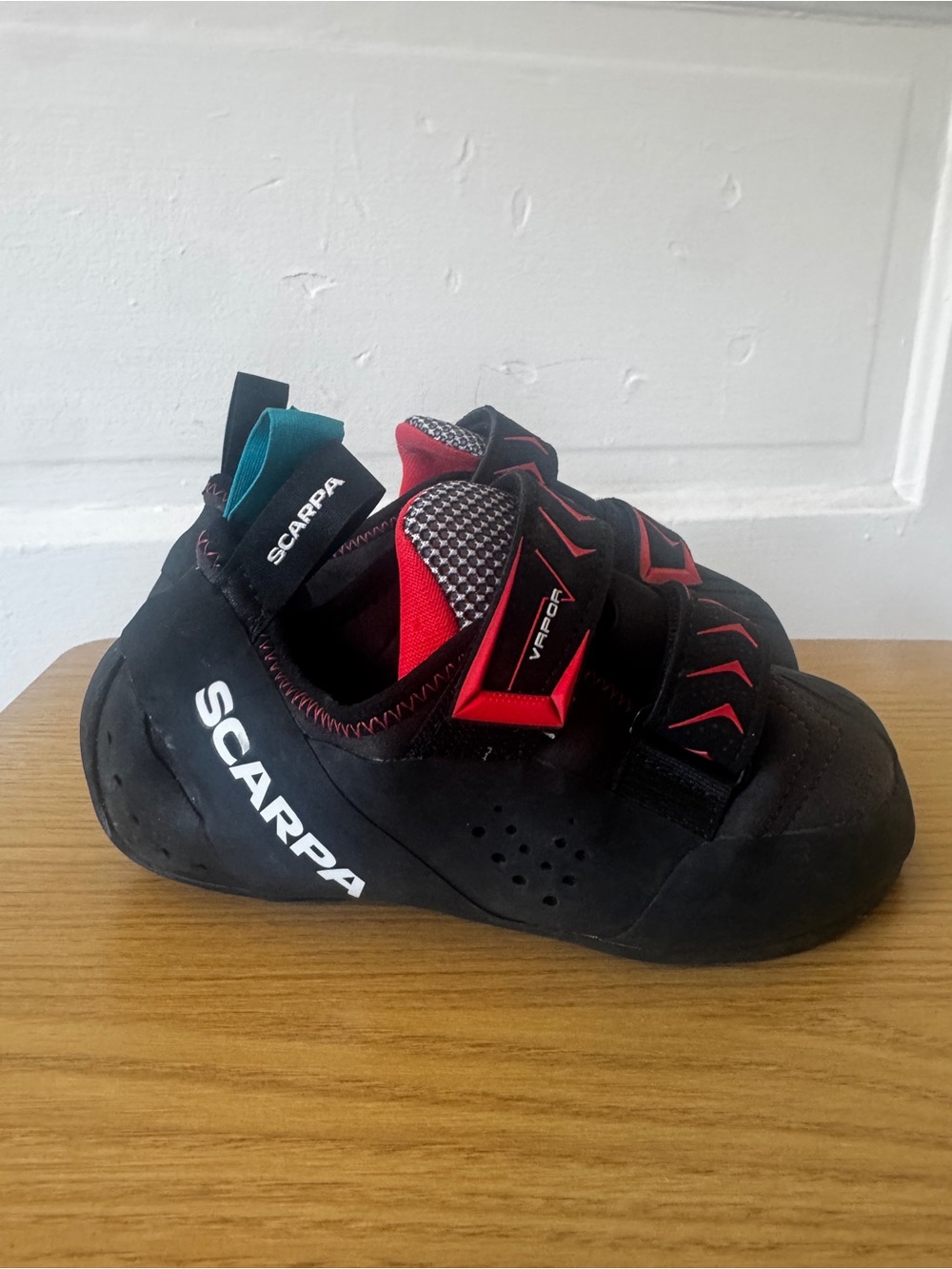 Scarpa Climbing Shoes - Black with Red Accents - Picture 2 of 4